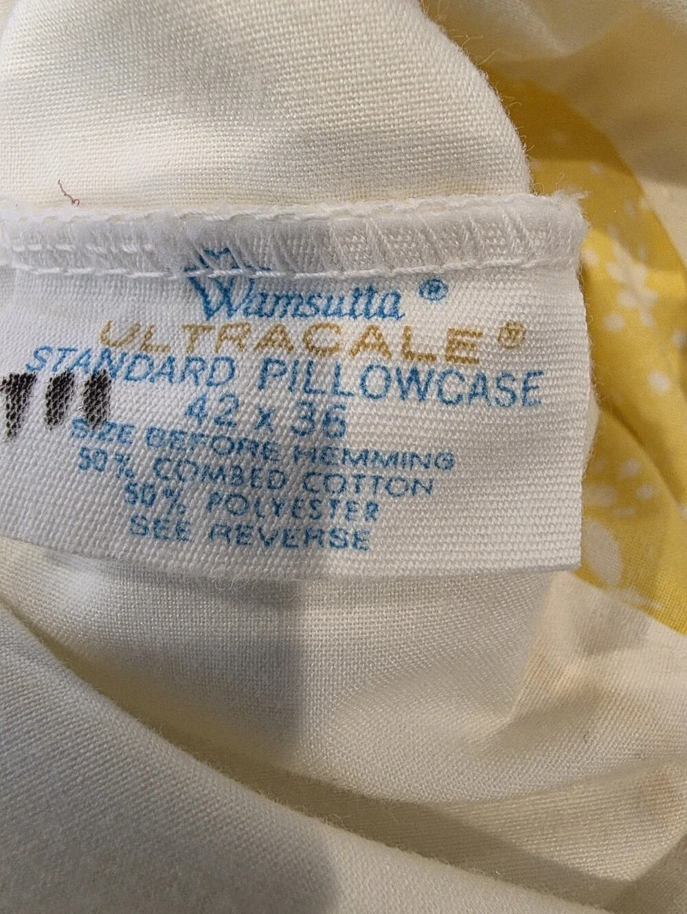 2pc Vintage Wamsutta Ultracale Standard Pillowcases Yellow White Eyelet Trim